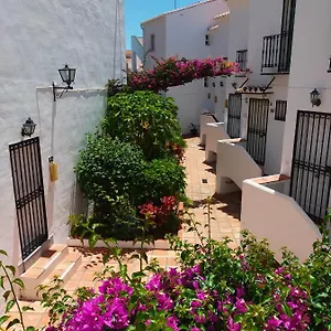 Lola Bajamar Nerja